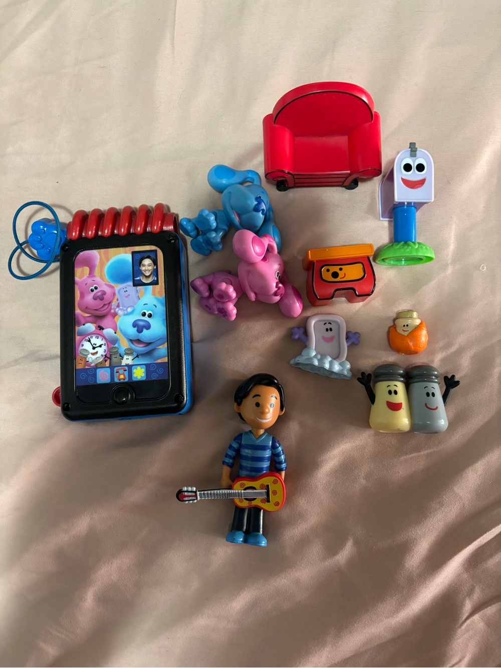 Blue’s Clues player with talking note pad.